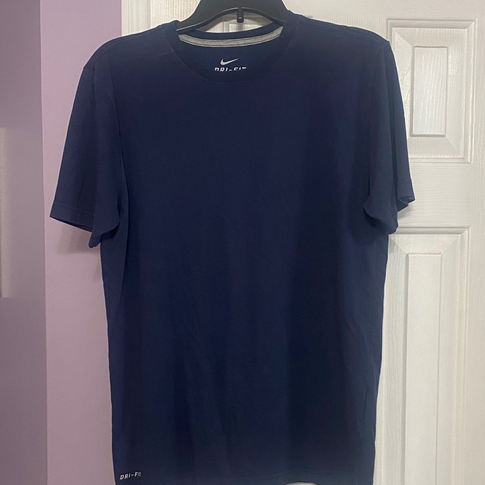Nike Men's Dark Blue Short Sleeve Tee